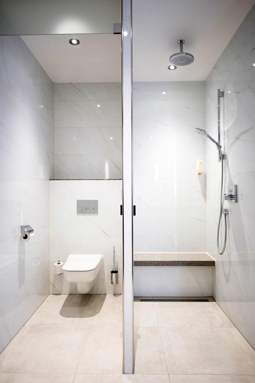 Superior King Room Spa Access